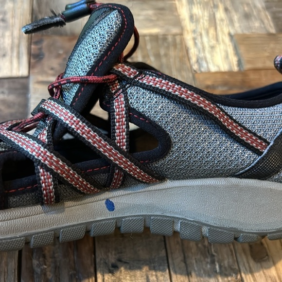 Chaco Kids Outcross Trail Kids Closed Toe Sandals Size 4 - Picture 13 of 13